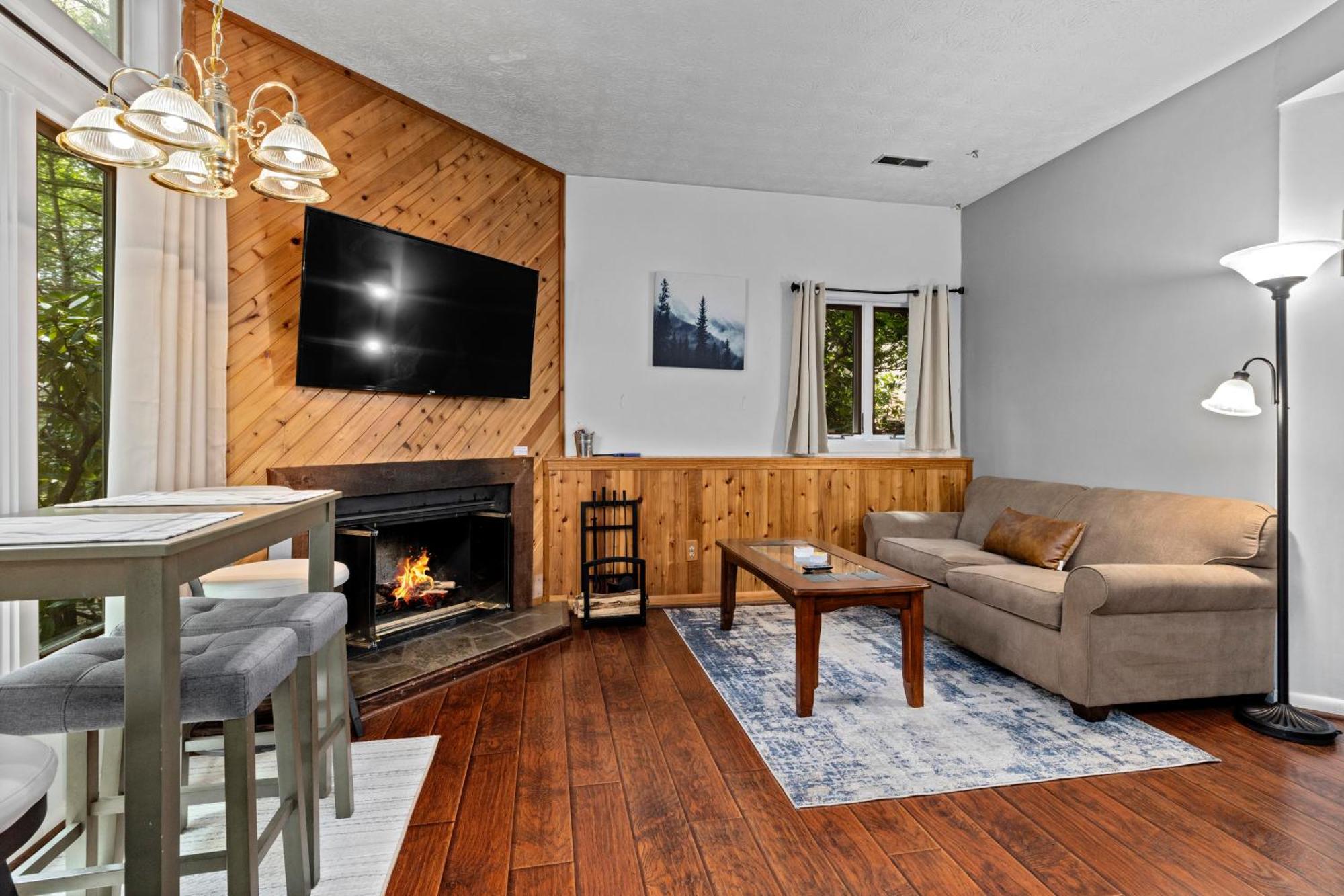 Cozy Condo In Wintergreen Resort That Sleeps 4! Lyndhurst Exterior photo