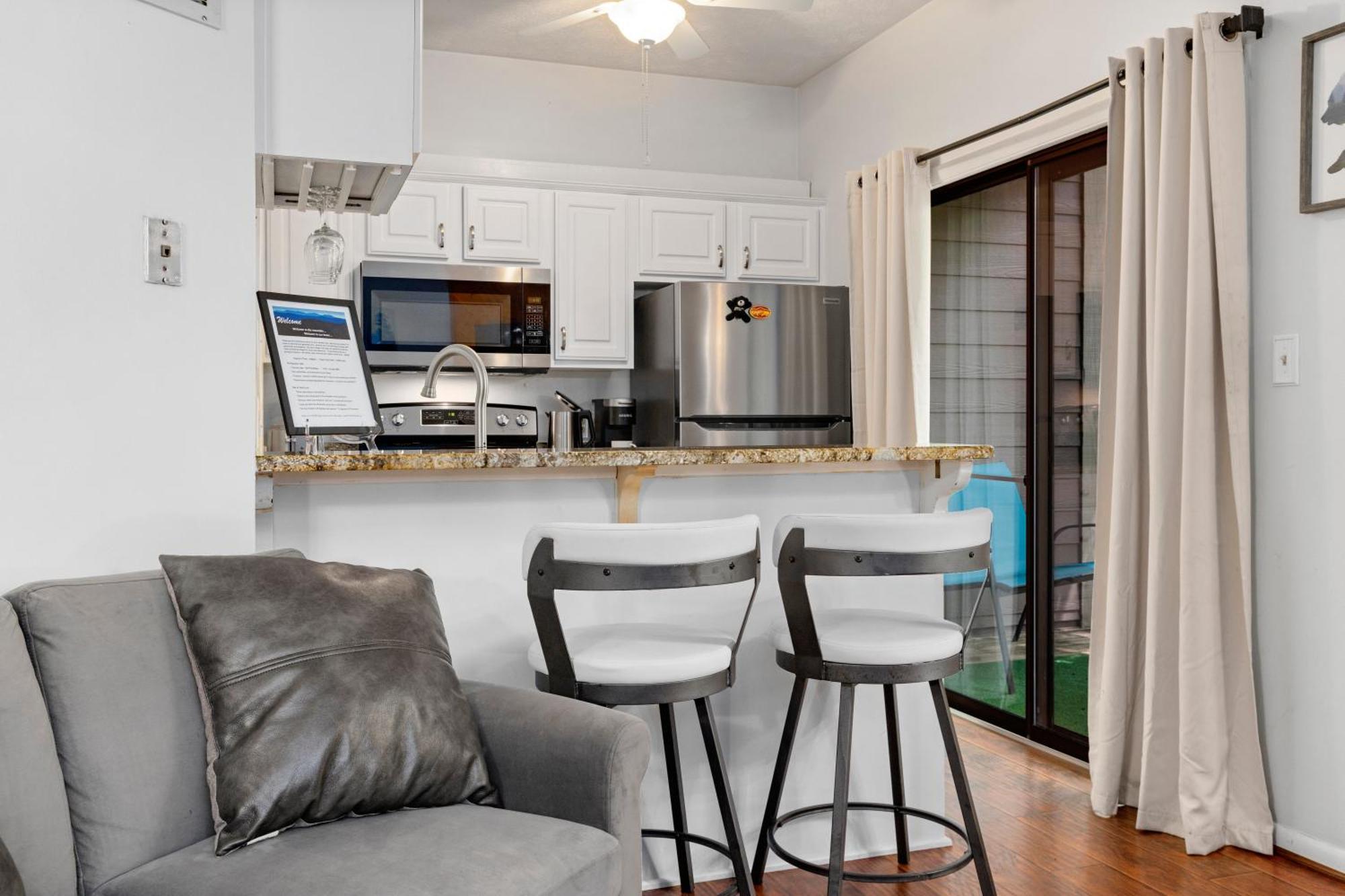 Cozy Condo In Wintergreen Resort That Sleeps 4! Lyndhurst Exterior photo